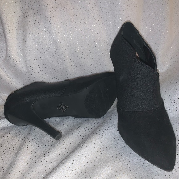 Vera Wang size 6 stiletto bootie - Picture 3 of 6